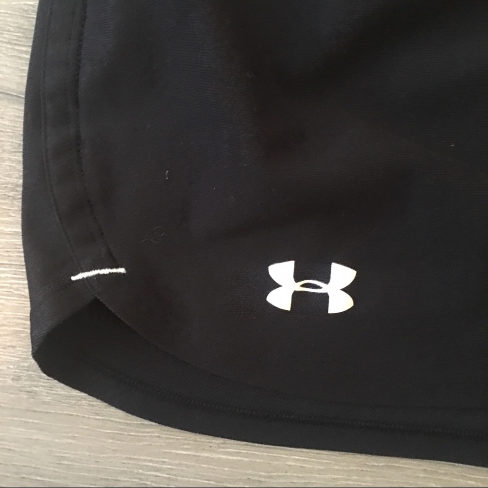 (SOLD) Under Armour Shorts - Picture 4 of 5